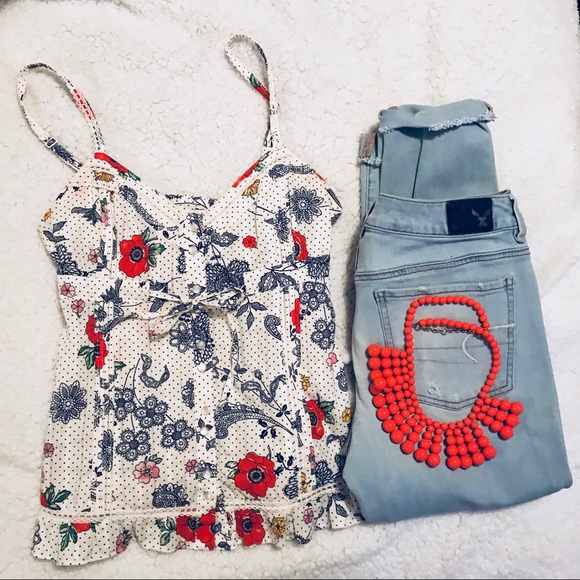 Guess Tops - 🔴4 for 25 🔴 Guess Jeans Flirty Floral Camisole